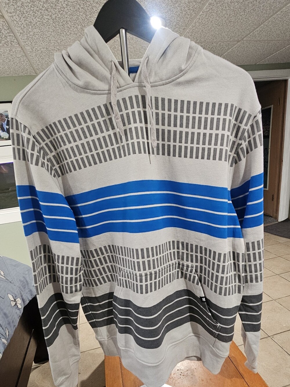 DC Shoes Boys Teen Small Hoodie Gray Blue Striped Pullover NWT Y2K Skate
